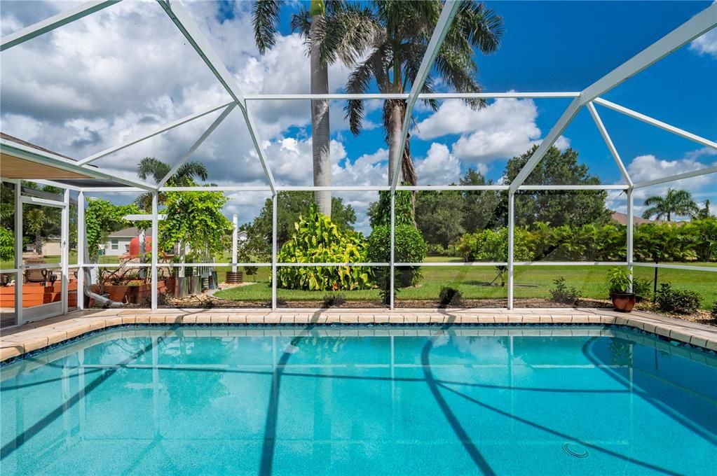 For Sale: $575,000 (3 beds, 2 baths, 2322 Square Feet)