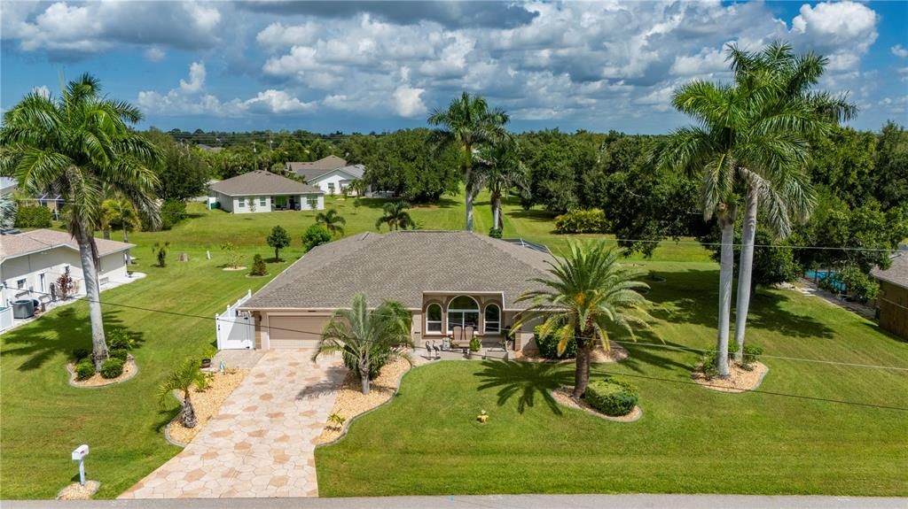 For Sale: $575,000 (3 beds, 2 baths, 2322 Square Feet)