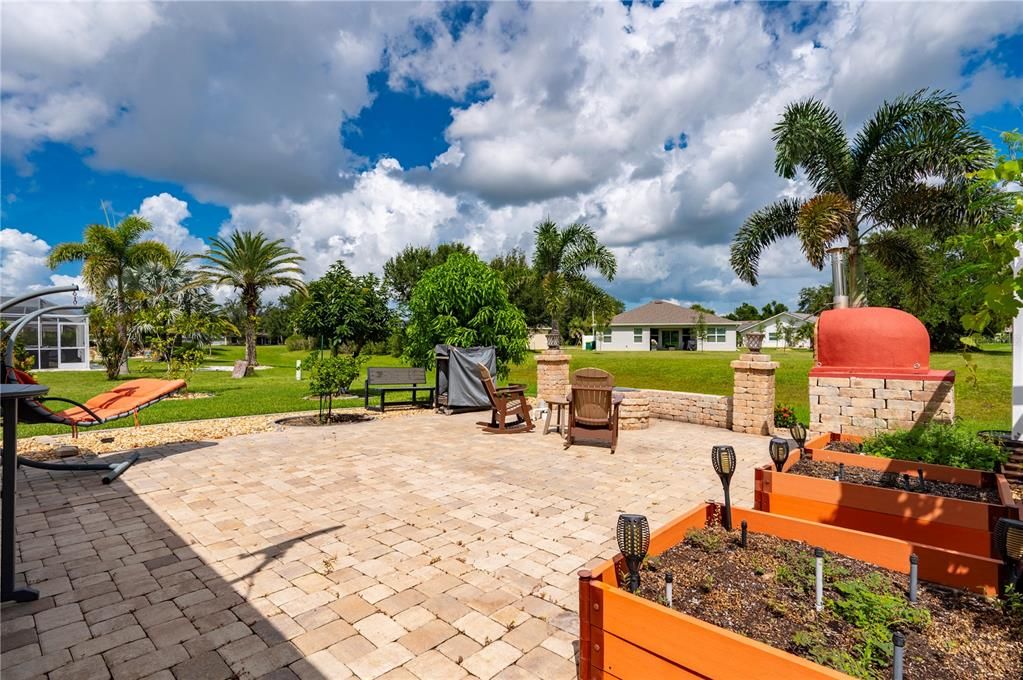 For Sale: $575,000 (3 beds, 2 baths, 2322 Square Feet)