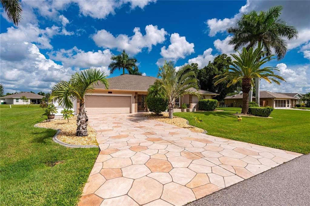 For Sale: $575,000 (3 beds, 2 baths, 2322 Square Feet)