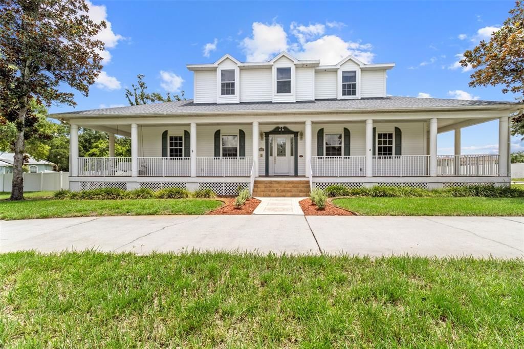 Activo con contrato: $889,900 (3 camas, 3 baños, 3585 Pies cuadrados)