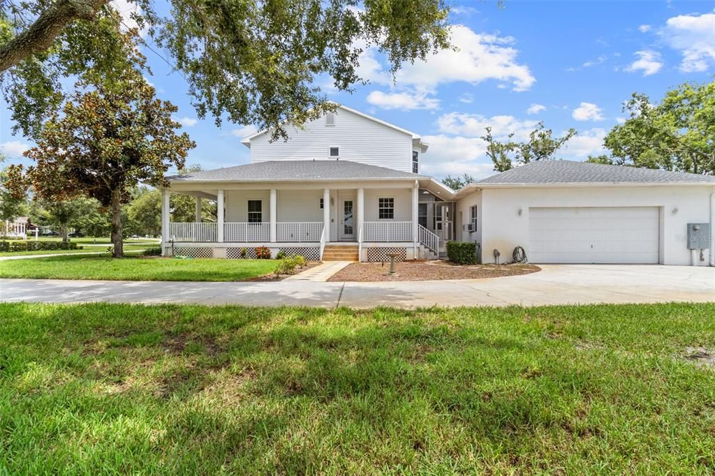 Activo con contrato: $889,900 (3 camas, 3 baños, 3585 Pies cuadrados)