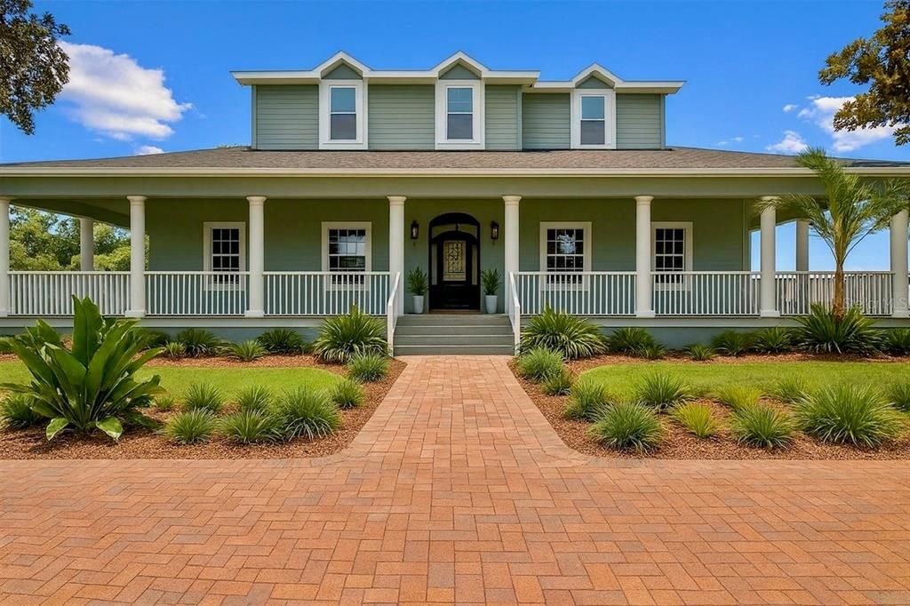 Activo con contrato: $889,900 (3 camas, 3 baños, 3585 Pies cuadrados)