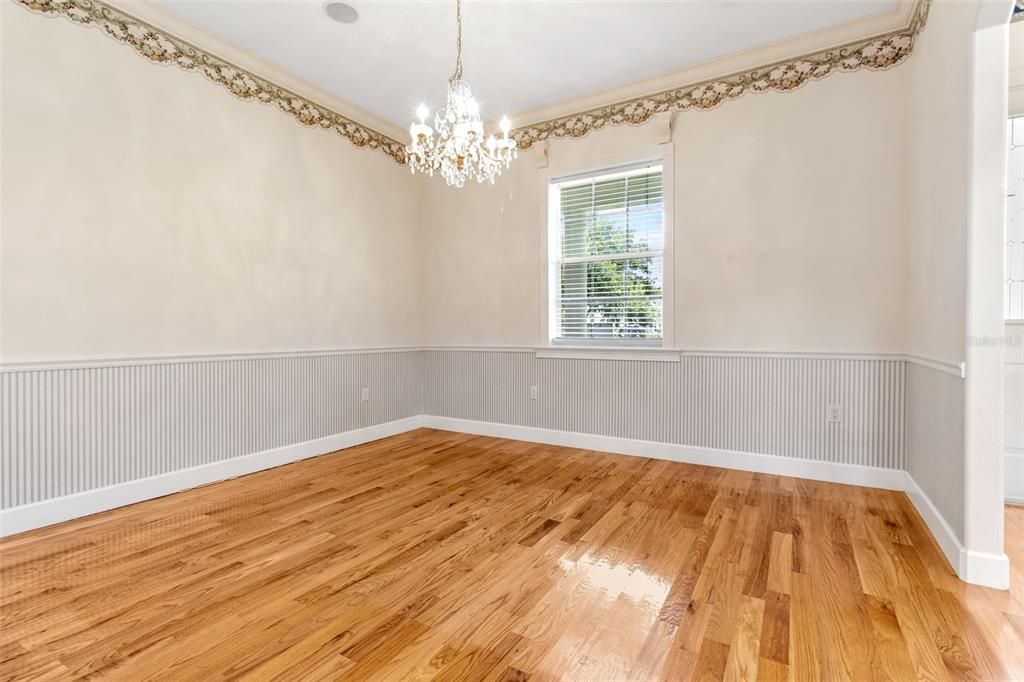 Activo con contrato: $889,900 (3 camas, 3 baños, 3585 Pies cuadrados)