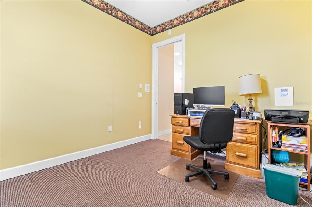 Activo con contrato: $889,900 (3 camas, 3 baños, 3585 Pies cuadrados)