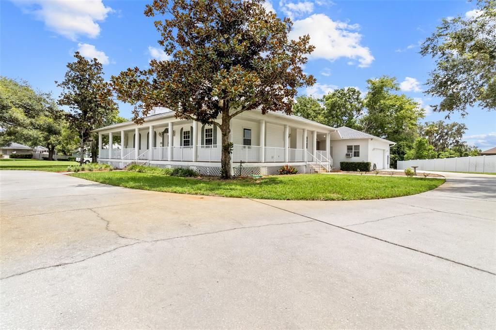 Activo con contrato: $889,900 (3 camas, 3 baños, 3585 Pies cuadrados)