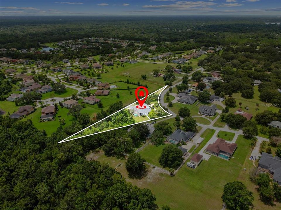 Activo con contrato: $889,900 (3 camas, 3 baños, 3585 Pies cuadrados)