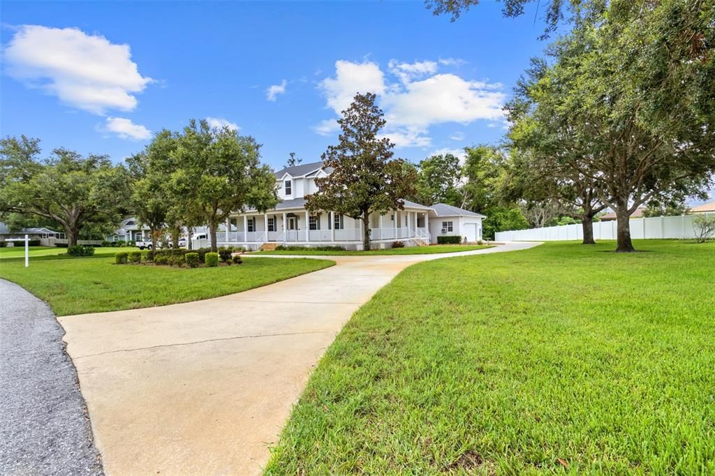 Activo con contrato: $889,900 (3 camas, 3 baños, 3585 Pies cuadrados)