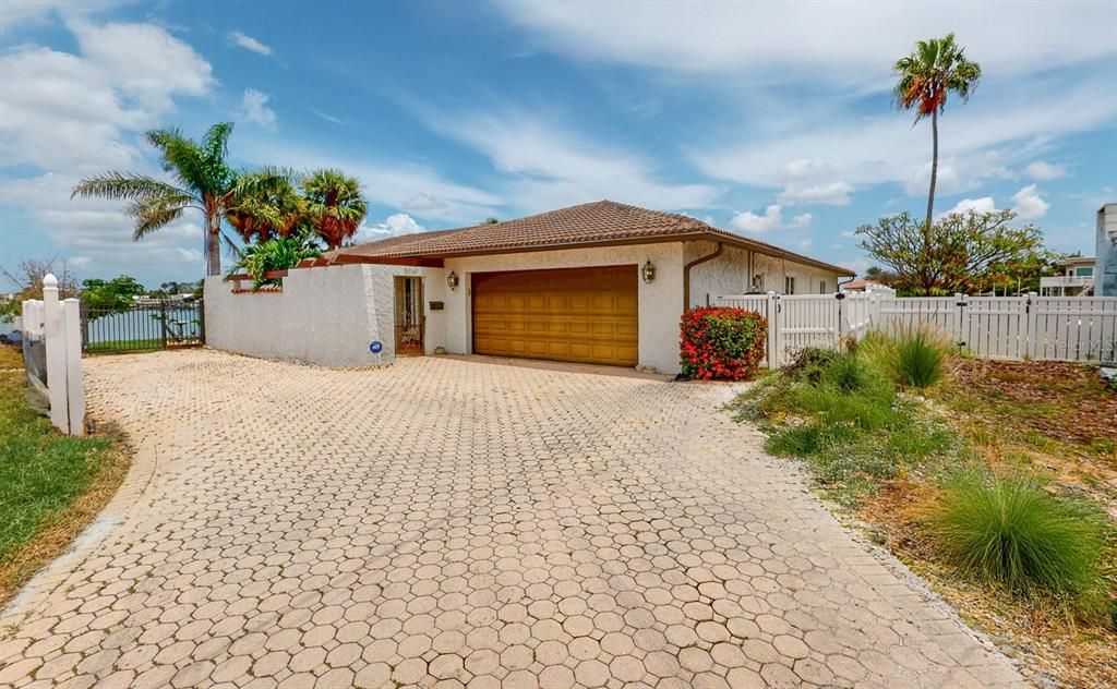 En Renta: $6,900 (3 camas, 3 baños, 2305 Pies cuadrados)