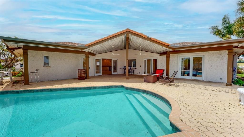 En Renta: $6,900 (3 camas, 3 baños, 2305 Pies cuadrados)