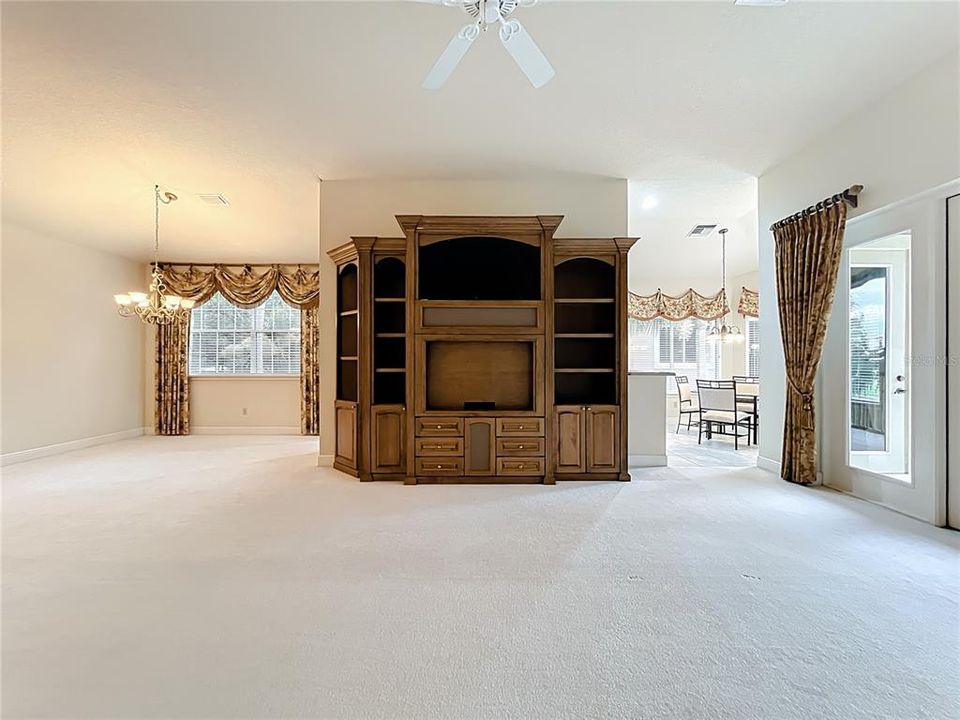 En Venta: $339,000 (3 camas, 2 baños, 2010 Pies cuadrados)