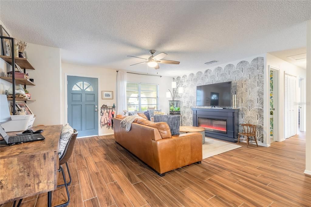 Activo con contrato: $314,900 (3 camas, 2 baños, 1162 Pies cuadrados)