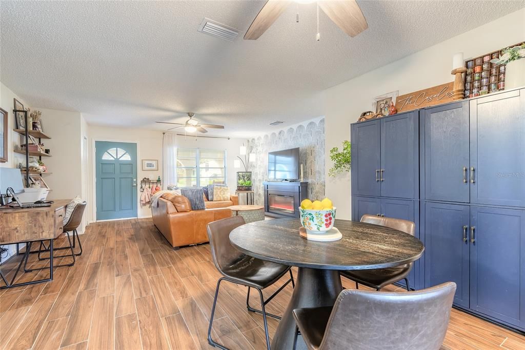 Activo con contrato: $314,900 (3 camas, 2 baños, 1162 Pies cuadrados)