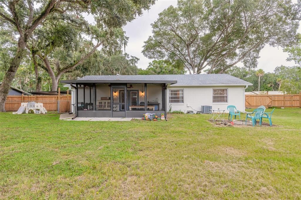 Activo con contrato: $314,900 (3 camas, 2 baños, 1162 Pies cuadrados)