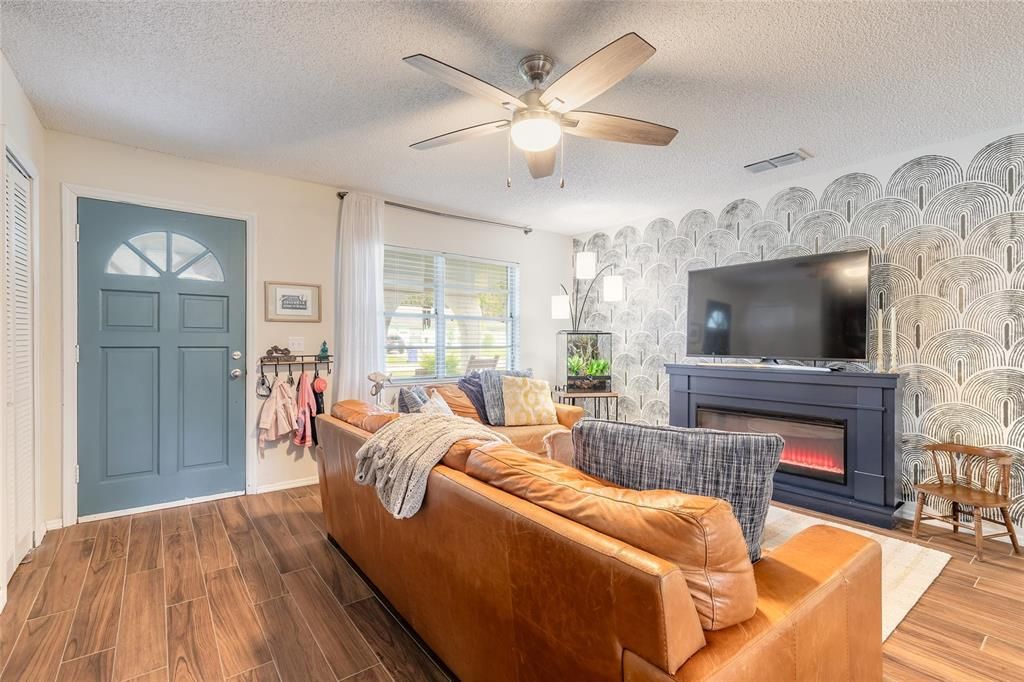 Activo con contrato: $314,900 (3 camas, 2 baños, 1162 Pies cuadrados)