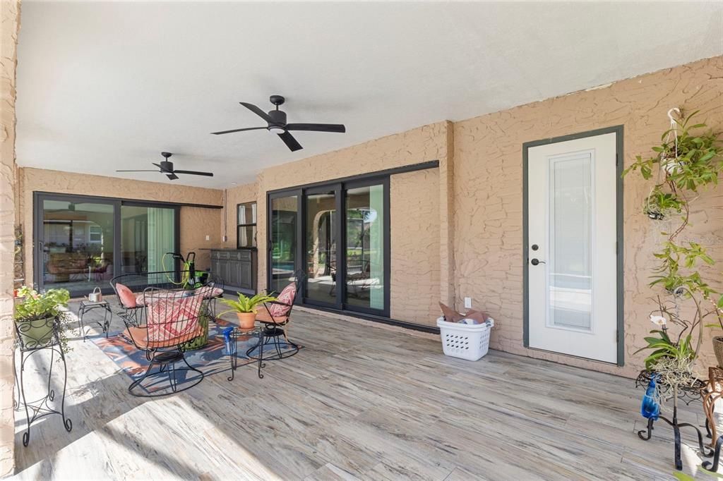 Active With Contract: $406,000 (3 beds, 2 baths, 1957 Square Feet)