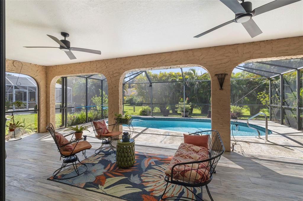 Active With Contract: $406,000 (3 beds, 2 baths, 1957 Square Feet)