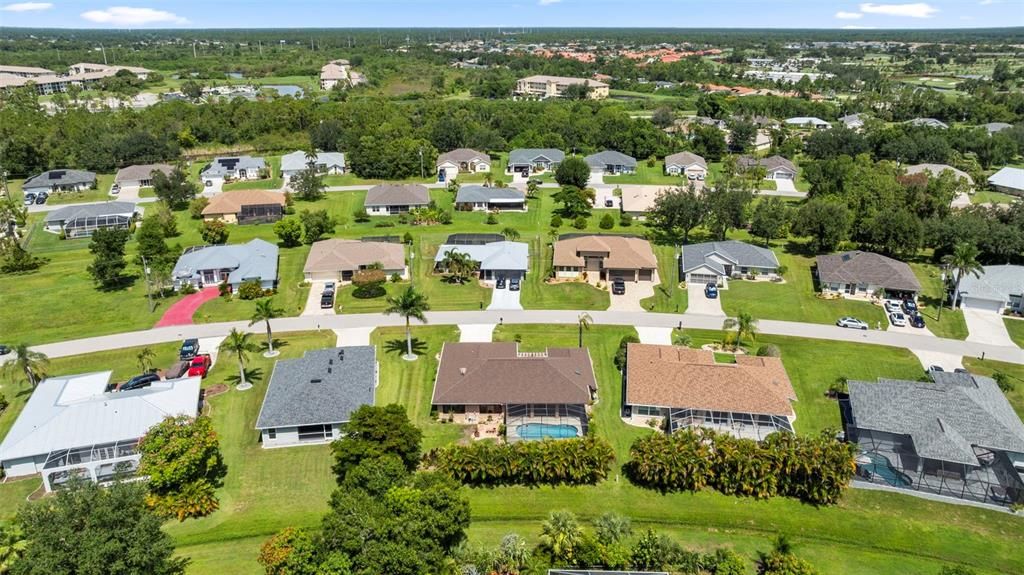 Active With Contract: $406,000 (3 beds, 2 baths, 1957 Square Feet)