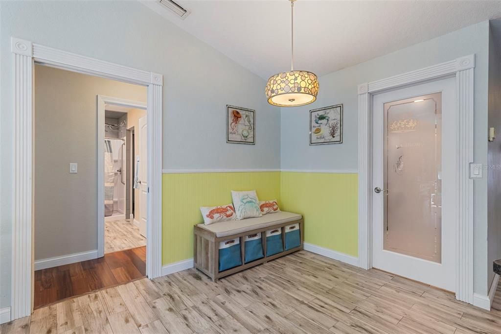 Active With Contract: $406,000 (3 beds, 2 baths, 1957 Square Feet)