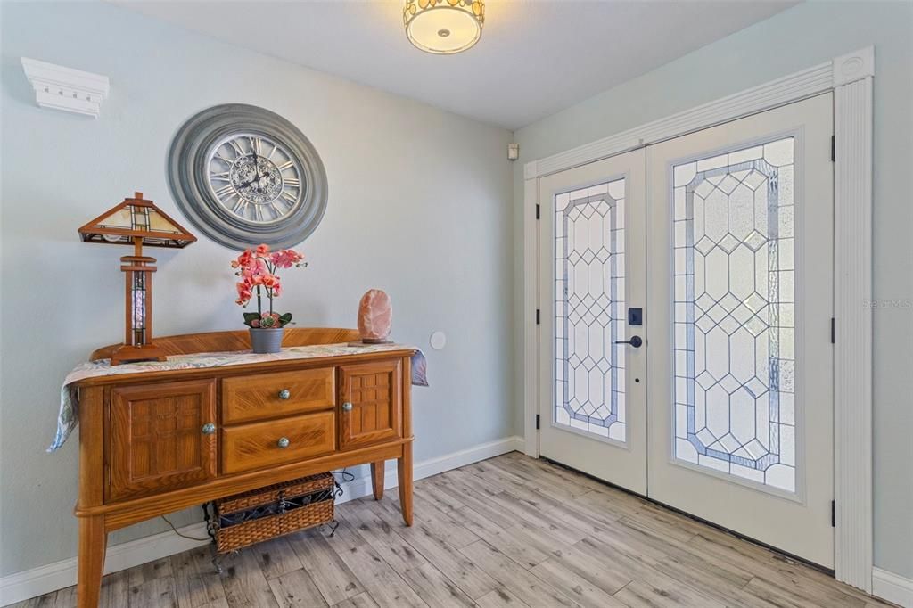 Active With Contract: $406,000 (3 beds, 2 baths, 1957 Square Feet)