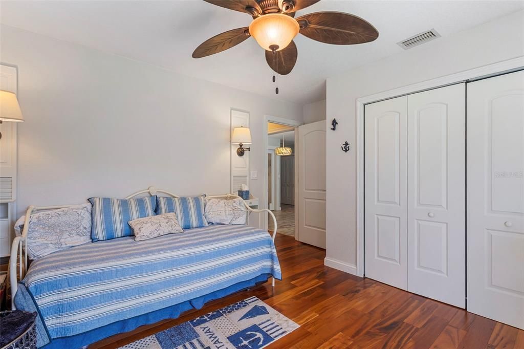 Active With Contract: $406,000 (3 beds, 2 baths, 1957 Square Feet)