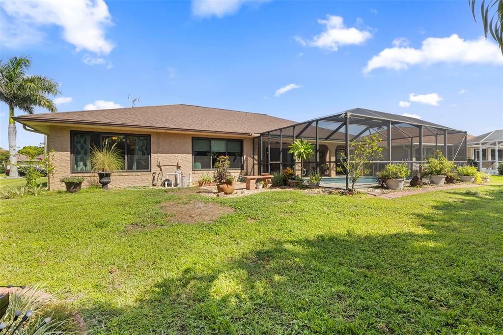 Active With Contract: $406,000 (3 beds, 2 baths, 1957 Square Feet)