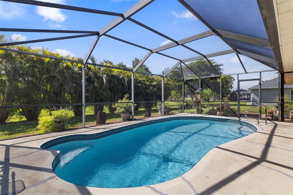 Active With Contract: $406,000 (3 beds, 2 baths, 1957 Square Feet)