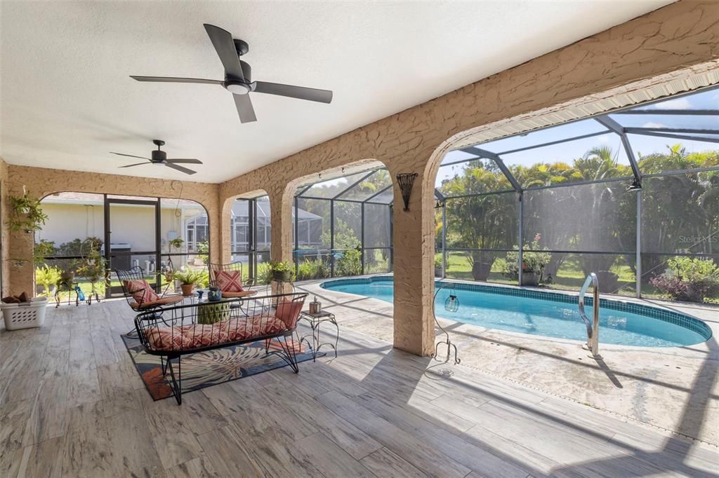 Active With Contract: $406,000 (3 beds, 2 baths, 1957 Square Feet)