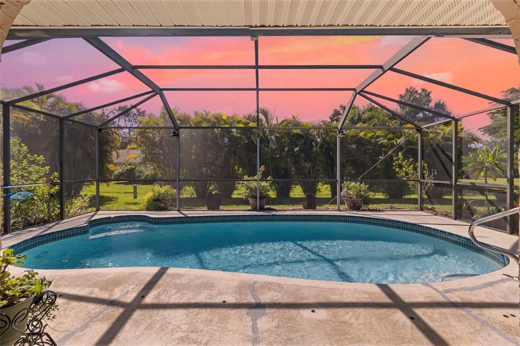 Active With Contract: $406,000 (3 beds, 2 baths, 1957 Square Feet)