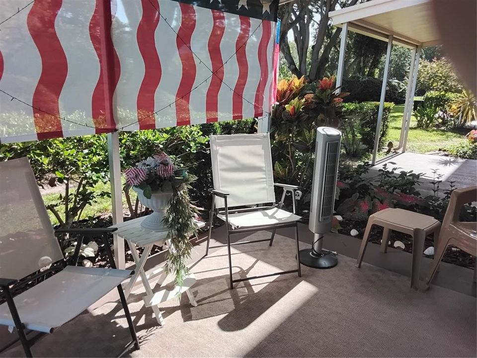 Active With Contract: $1,800 (1 beds, 1 baths, 840 Square Feet)