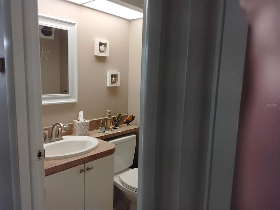 Active With Contract: $1,800 (1 beds, 1 baths, 840 Square Feet)