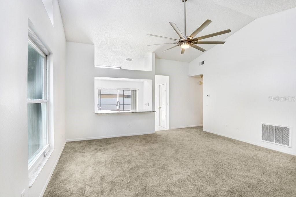 Active With Contract: $314,900 (3 beds, 2 baths, 1239 Square Feet)