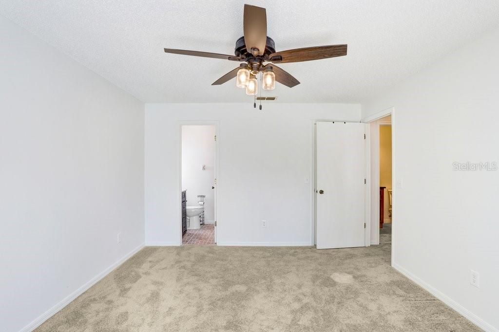 Active With Contract: $314,900 (3 beds, 2 baths, 1239 Square Feet)