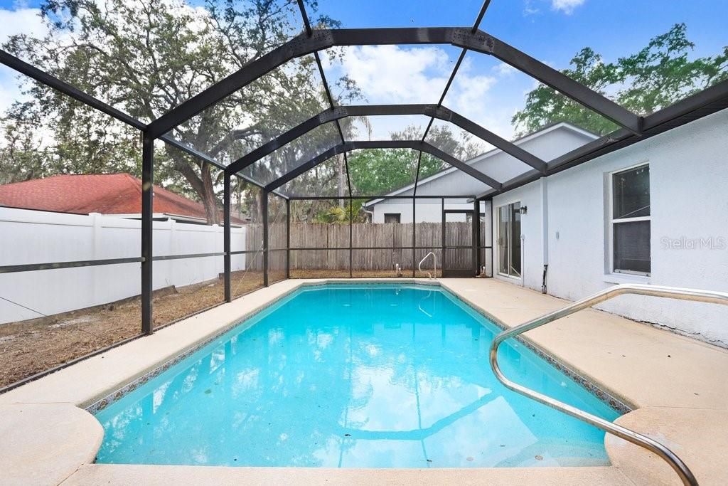 Active With Contract: $314,900 (3 beds, 2 baths, 1239 Square Feet)