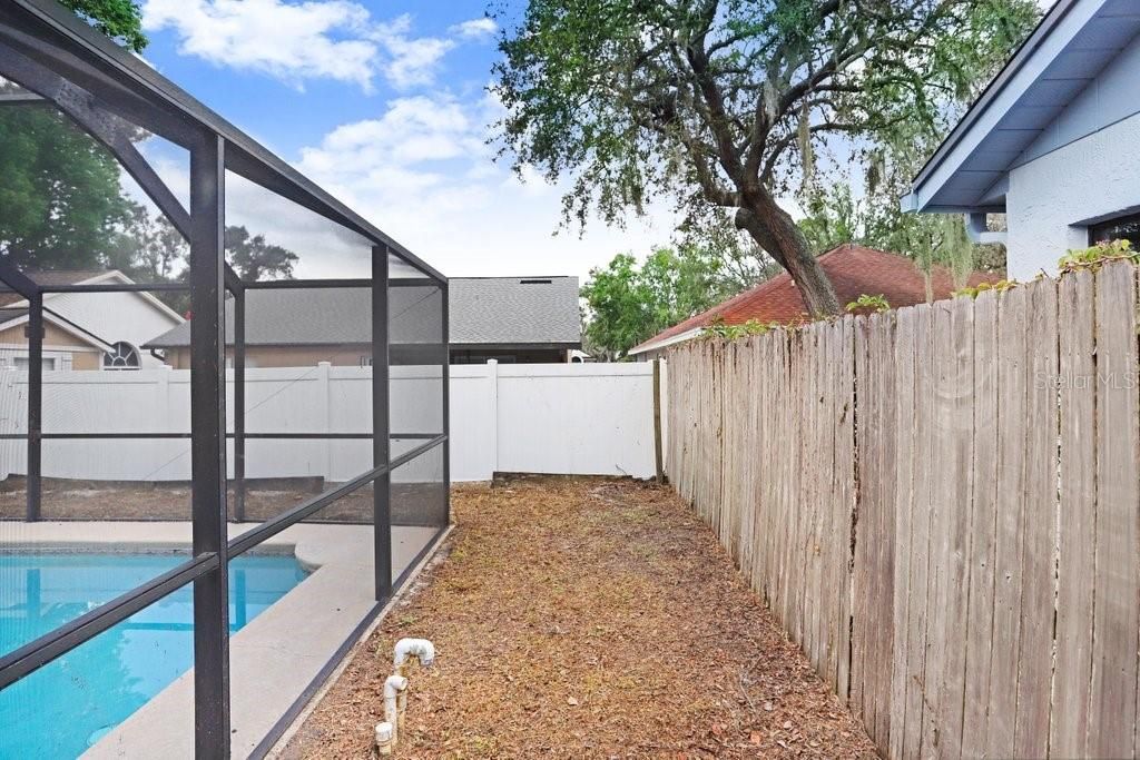 Active With Contract: $314,900 (3 beds, 2 baths, 1239 Square Feet)