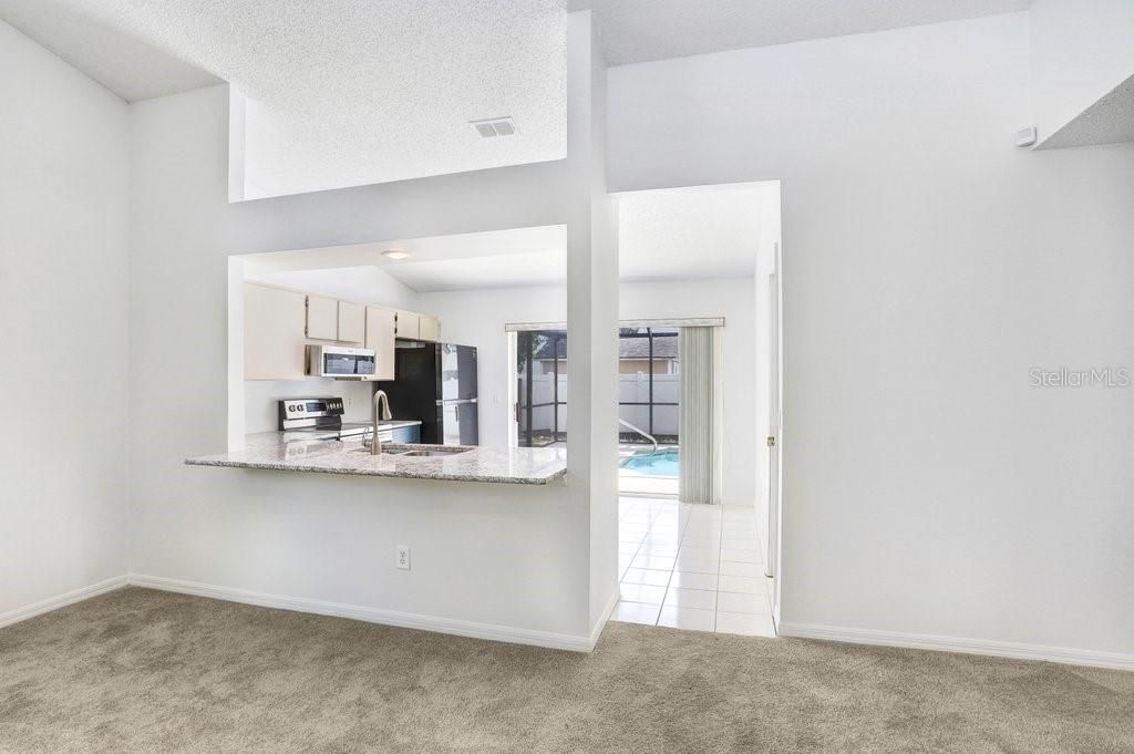 Active With Contract: $314,900 (3 beds, 2 baths, 1239 Square Feet)