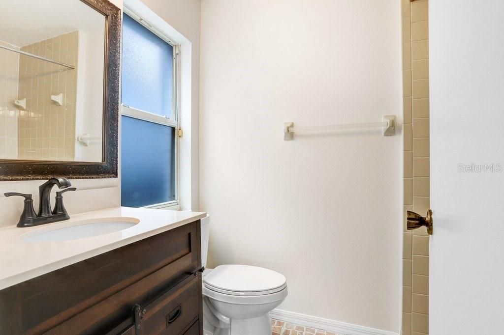 Active With Contract: $314,900 (3 beds, 2 baths, 1239 Square Feet)