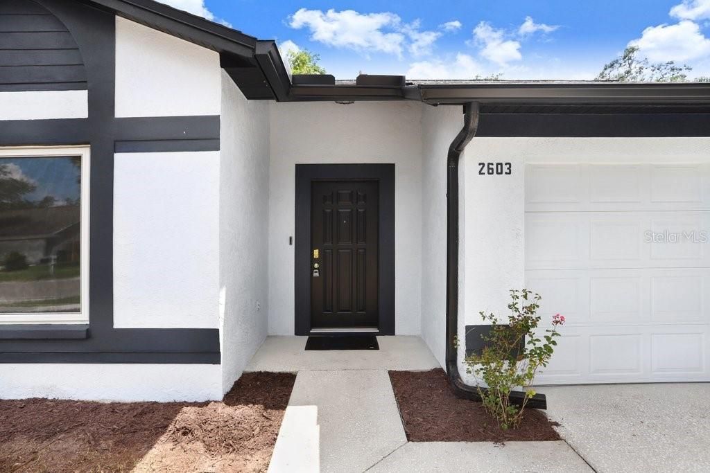 Active With Contract: $314,900 (3 beds, 2 baths, 1239 Square Feet)