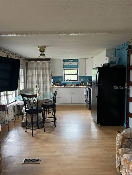 For Sale: $148,900 (3 beds, 1 baths, 840 Square Feet)