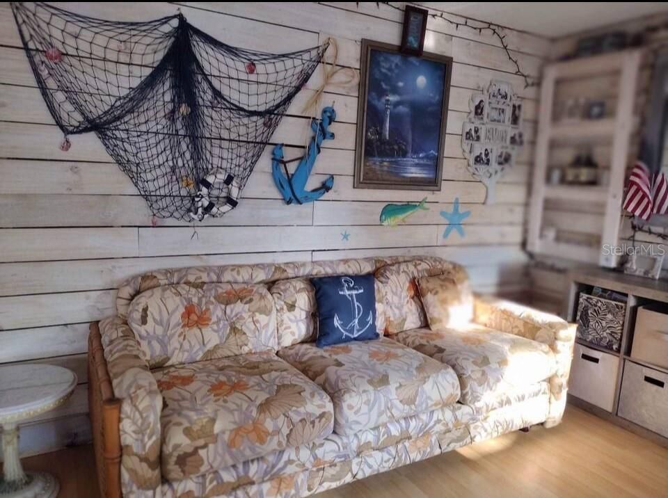 For Sale: $148,900 (3 beds, 1 baths, 840 Square Feet)