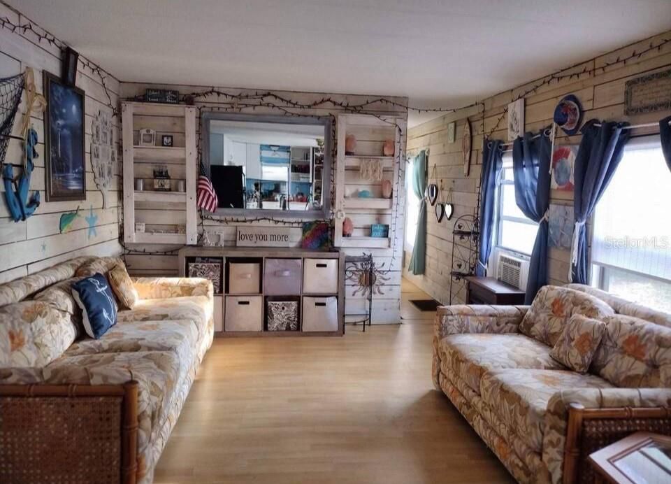 For Sale: $148,900 (3 beds, 1 baths, 840 Square Feet)