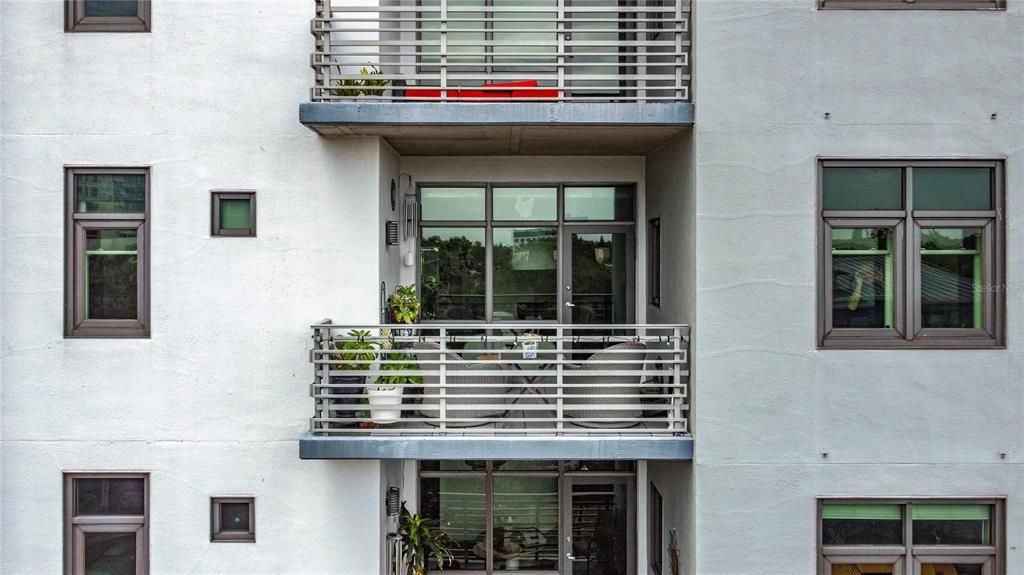 For Sale: $365,000 (2 beds, 2 baths, 1338 Square Feet)