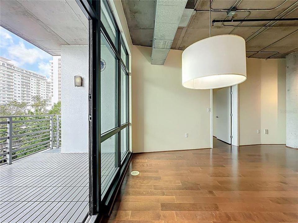 For Sale: $365,000 (2 beds, 2 baths, 1338 Square Feet)