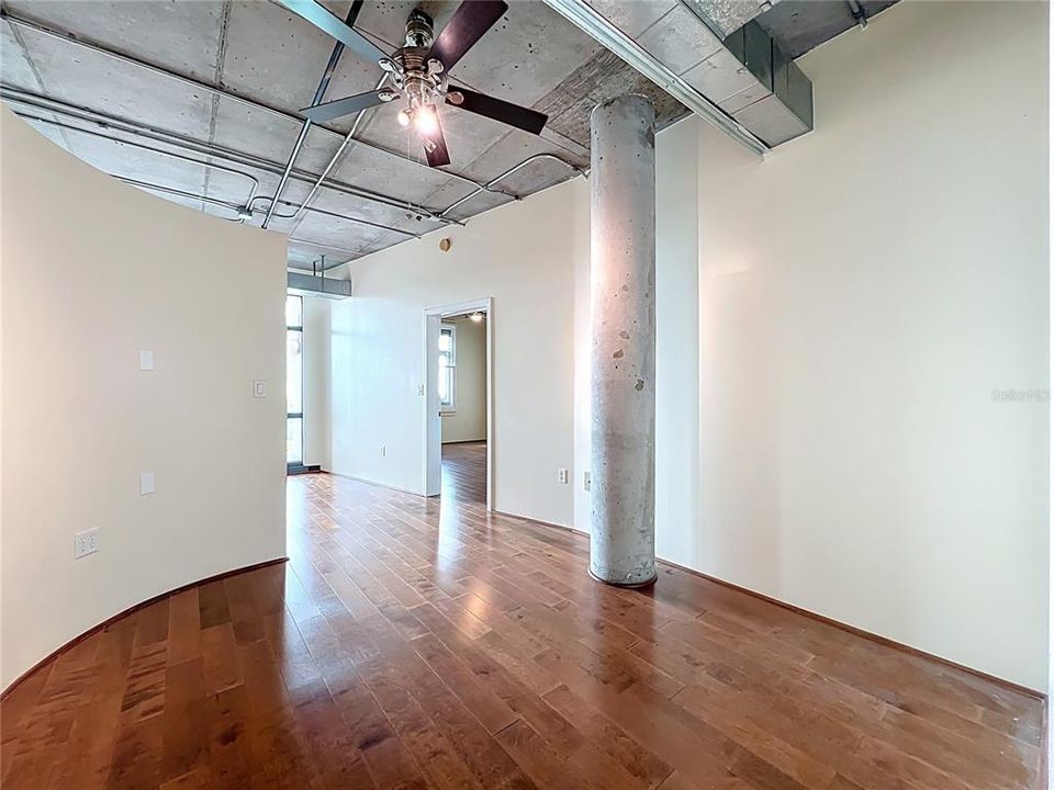 For Sale: $365,000 (2 beds, 2 baths, 1338 Square Feet)