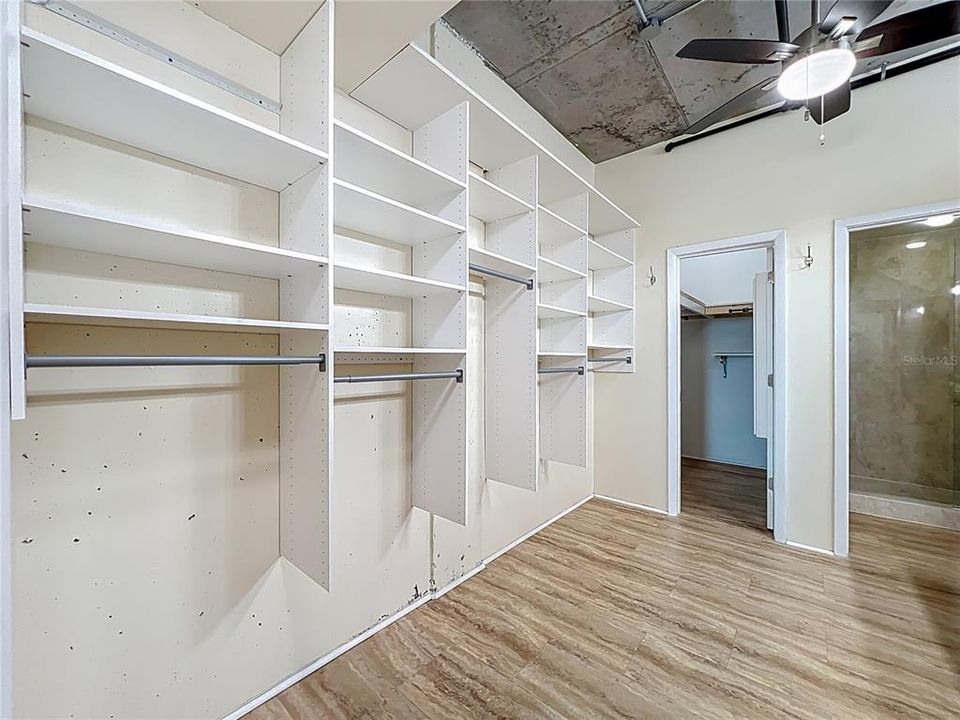 For Sale: $365,000 (2 beds, 2 baths, 1338 Square Feet)