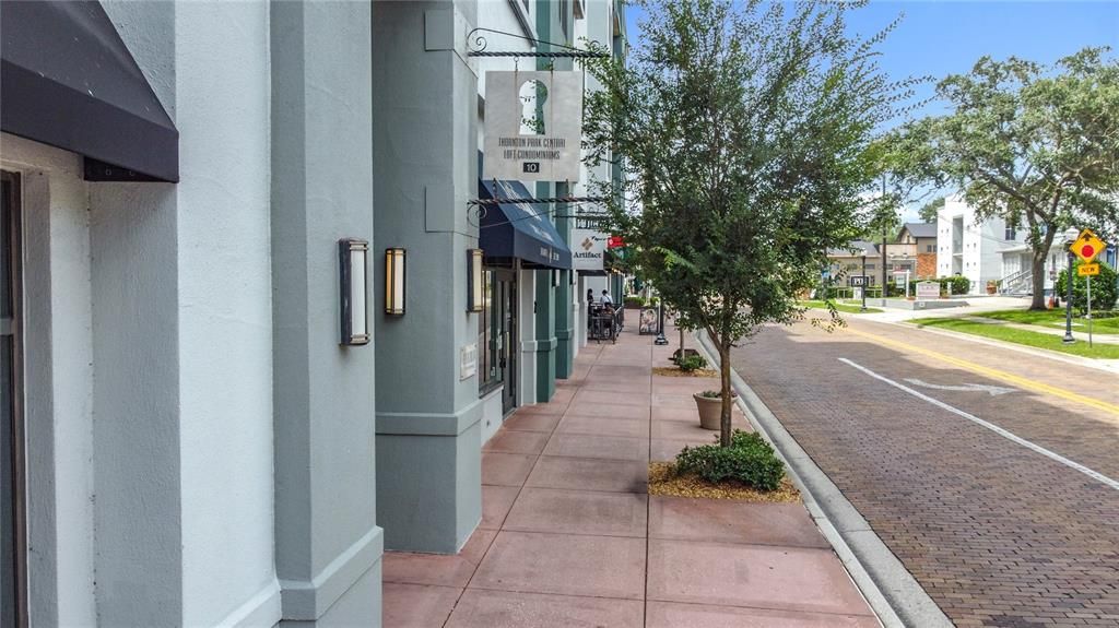 For Sale: $365,000 (2 beds, 2 baths, 1338 Square Feet)