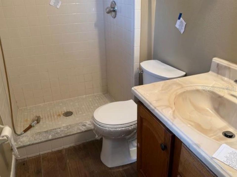 Active With Contract: $135,000 (3 beds, 2 baths, 1052 Square Feet)