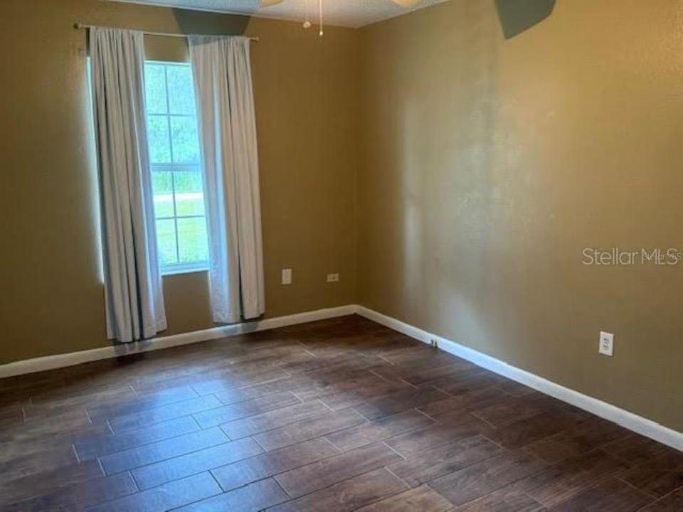 Active With Contract: $135,000 (3 beds, 2 baths, 1052 Square Feet)