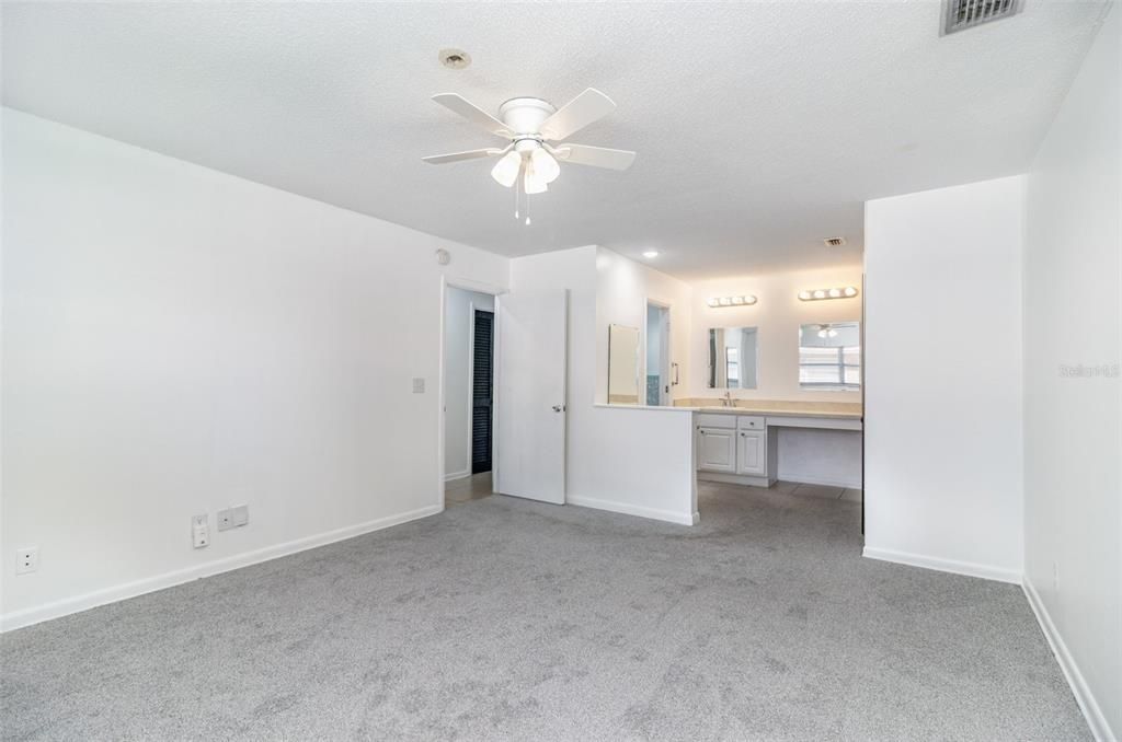 待售: $329,000 (4 贝兹, 2 浴室, 1776 平方英尺)