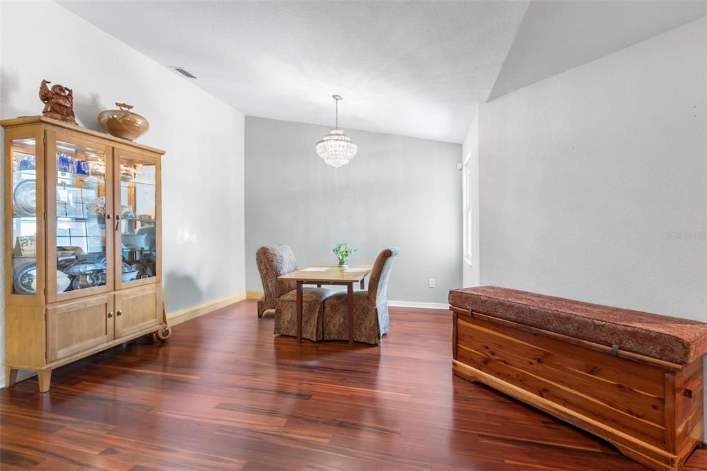 待售: $249,900 (3 贝兹, 2 浴室, 1722 平方英尺)